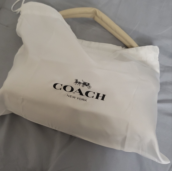 Coach Pillow Tabby 26 - Picture 3 of 7